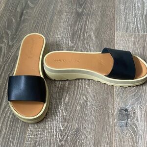 See By Chloe Black and Tan Sandals Modern Minimalist